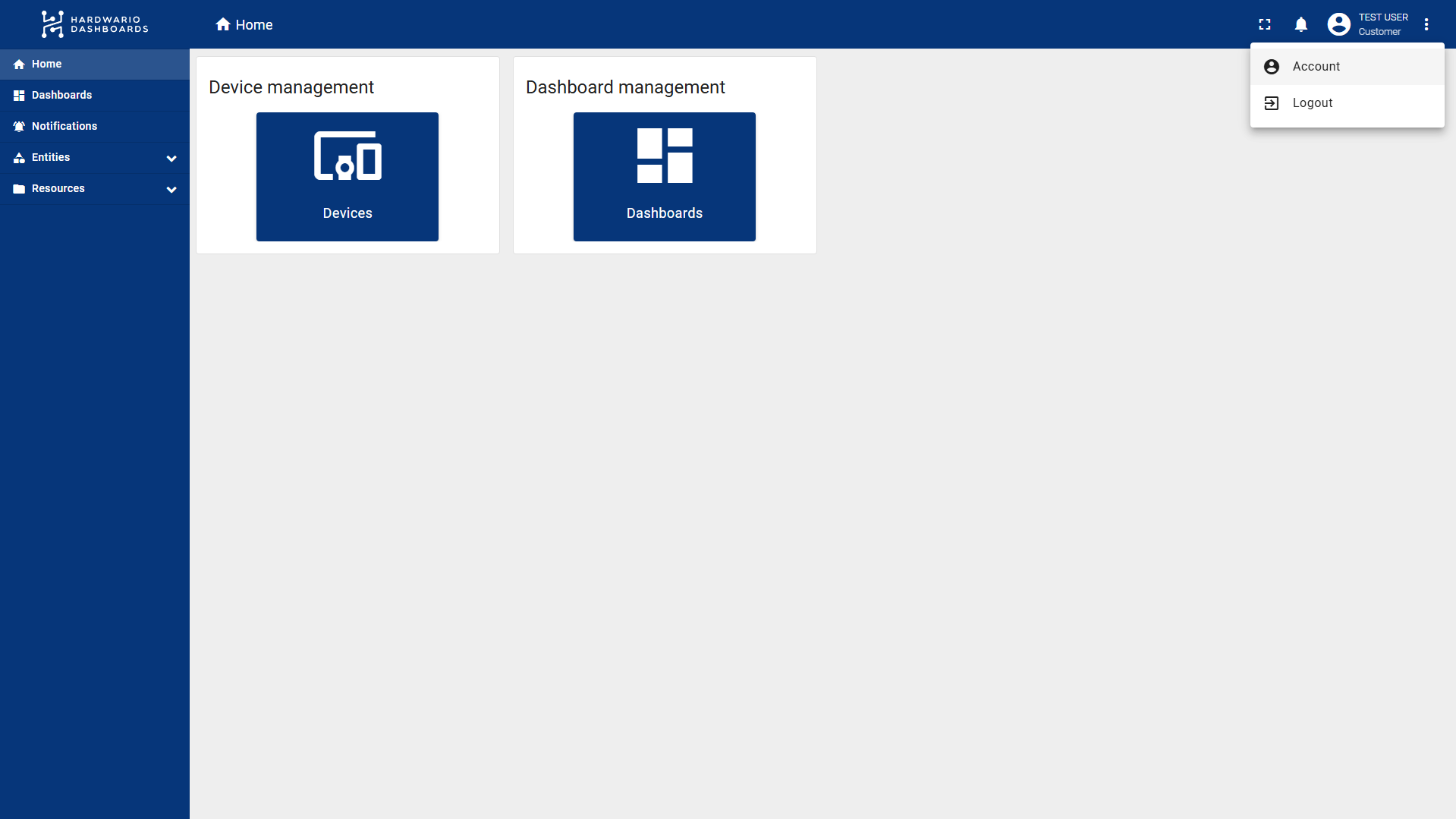 Domovská obrazovka s otevřeným uživatelským menu vpravo nahoře s volbami Account a Logout
