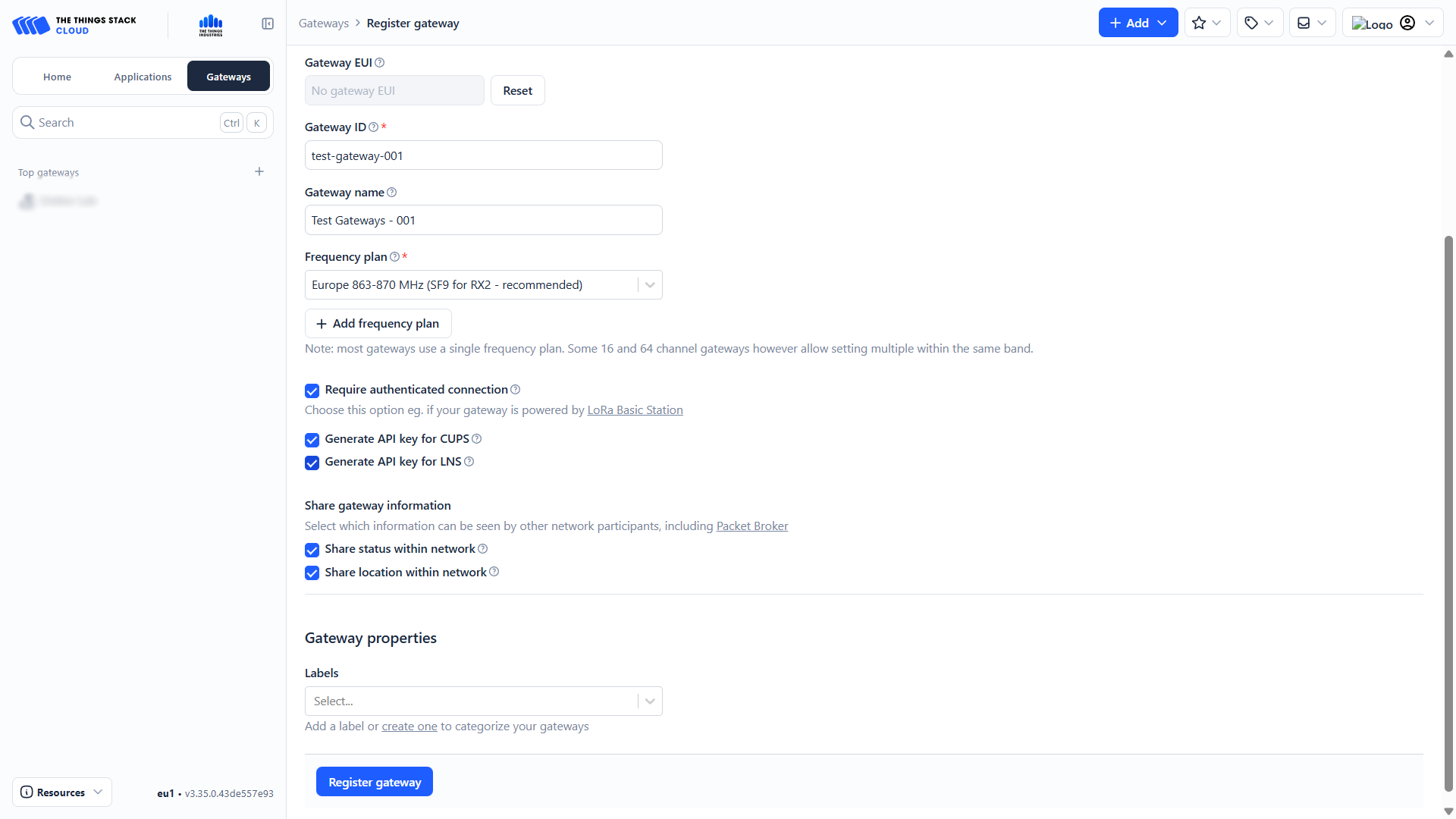 Formulář Register gateway s Gateway ID, jménem, evropským frekvenčním plánem, autentizovaným připojením a zaškrtávátky pro API klíče CUPS/LNS