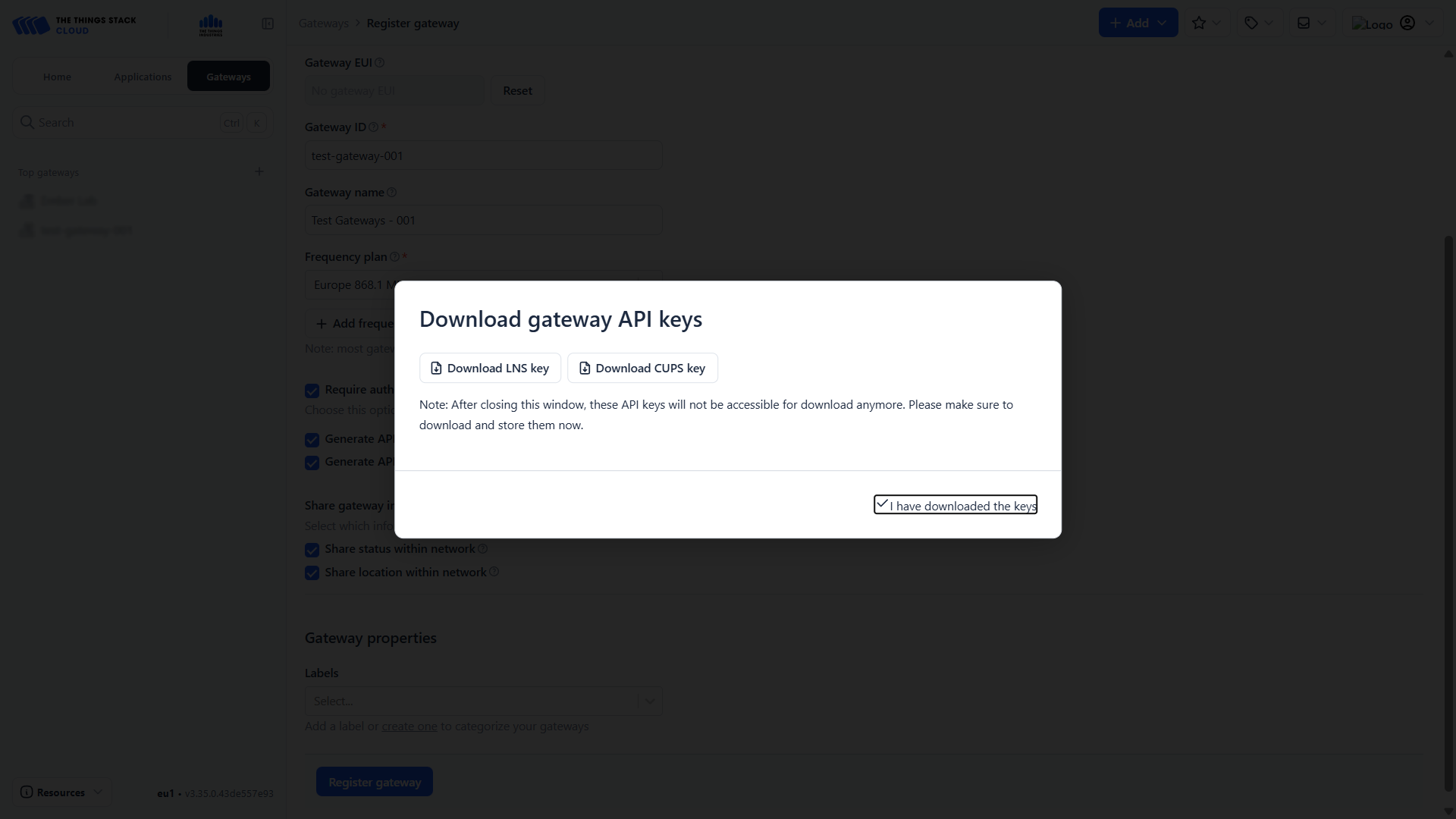 Dialog Download gateway API keys s tlačítky Download LNS key a Download CUPS key a potvrzovacím zaškrtávátkem